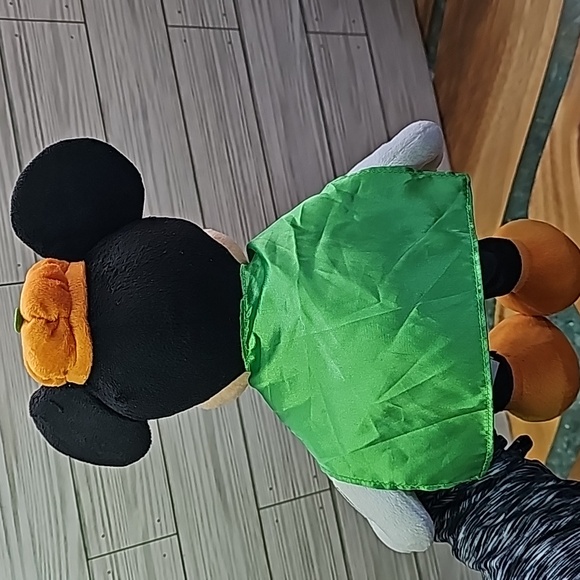Disney's Mickey Mouse "The Pumpkin King" 12" Plush - Hallmark Exclusive - Picture 3 of 8